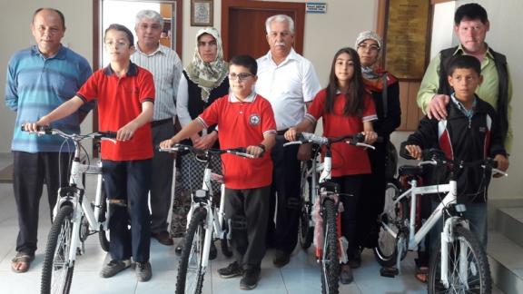 Ortaokul Öğrencilerimize Sağlıklı Yaşam İçin Bisikletleri Dağıtıldı