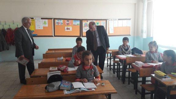 İlçe Kaymakamımız Sn. Mehmet Erhan TÜRKER Okul Ziyaretleri Kapsamında Yenikaş Soğuksu İlk/Ortaokulu´nu Ziyaret Etti